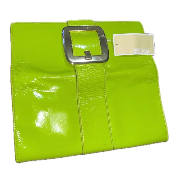MICHAEL Michael Kors Women’s Sutton Leather Clutch, Lime - Picture 15 of 16